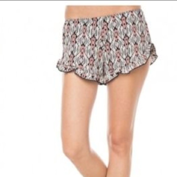 🎉HOST PICK 4/3🎉Brandy Melville Aztec Vodis - Picture 2 of 2