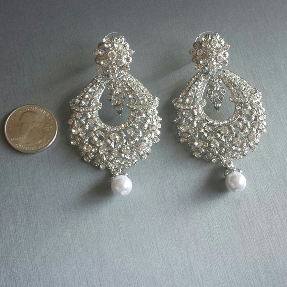 SOLD _ Classy chandelier earrings w/ rhinestones - Picture 2 of 4