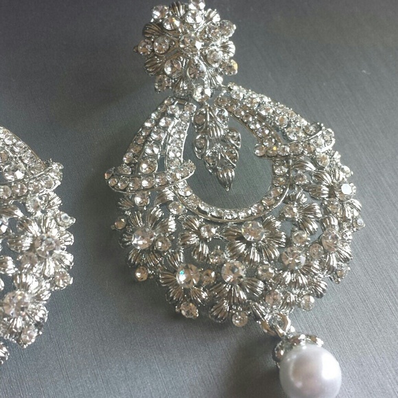 SOLD _ Classy chandelier earrings w/ rhinestones - Picture 3 of 4