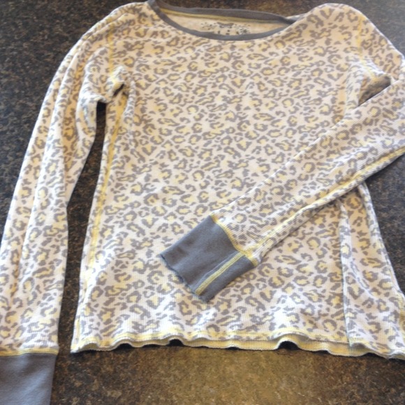 Delia's long sleeve tee