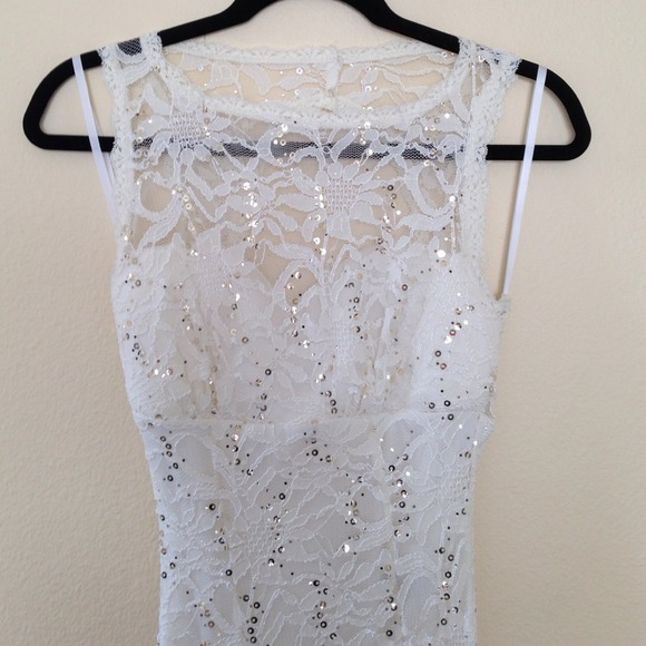 Pure white prom dress - Picture 2 of 4