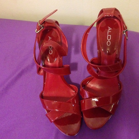 Authentic Aldo patten leather red shiny heels