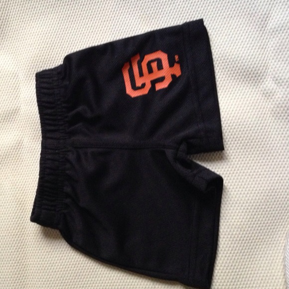 Black SF Giants shorts.