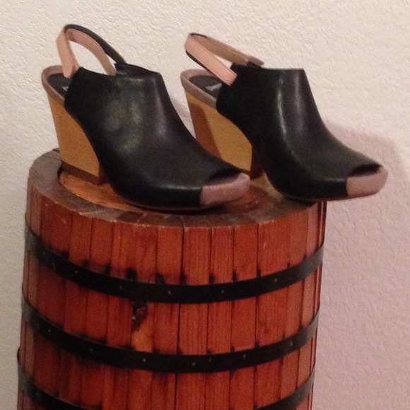 Camper Eclectic Velcro Strap Chunky Heel - Picture 2 of 2