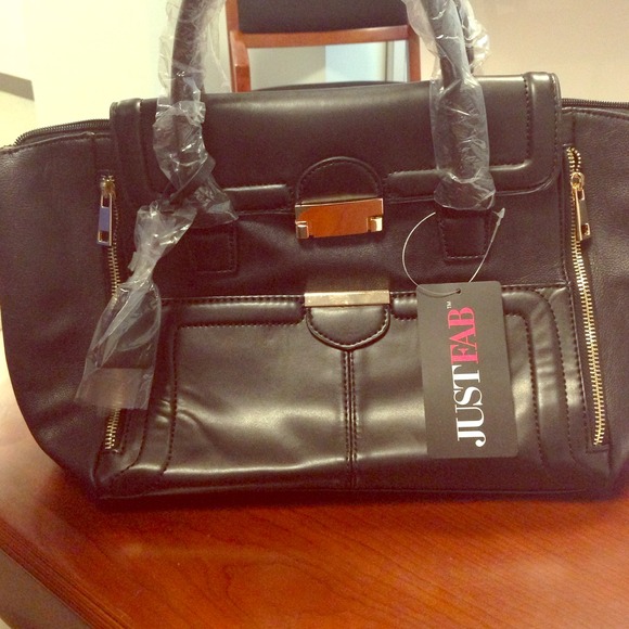 BNWT Just Fab Capital Bag Black