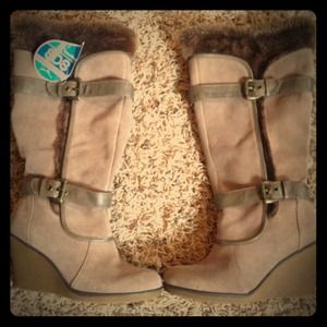 Baretraps wedge boots