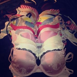 Bundle of 17 VICTORIA 'S SECRET BRAS!!!!! +1