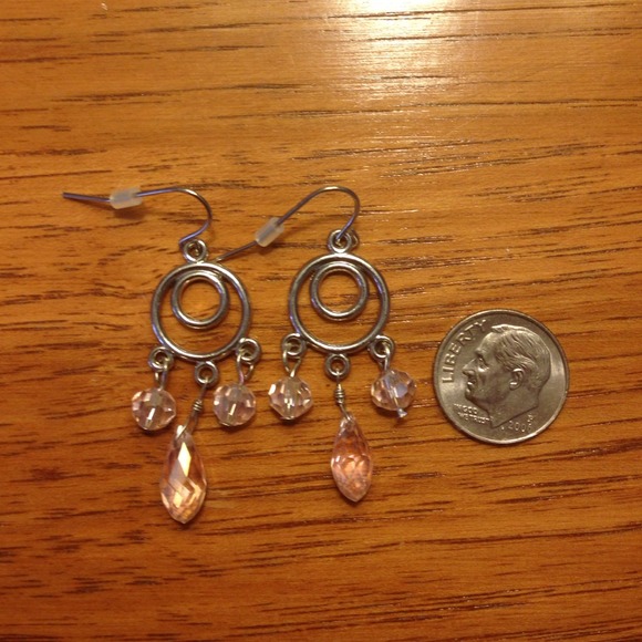 Cute, playful, fun earrings with a hint of pink! - Picture 3 of 3