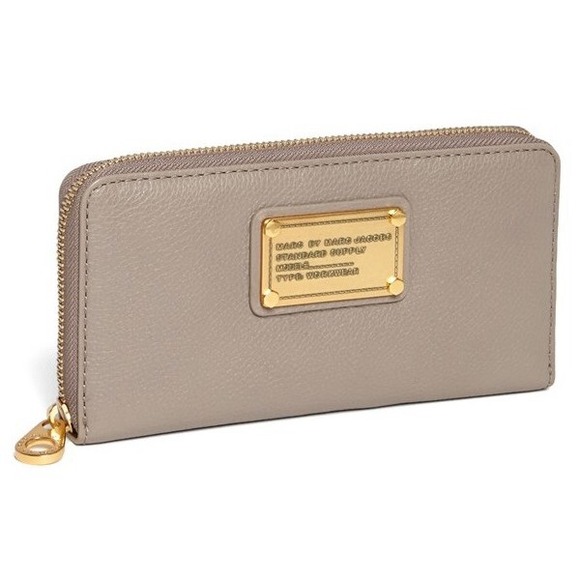 MARC by Marc Jacobs Classic Q-Vertical Zip Wallet