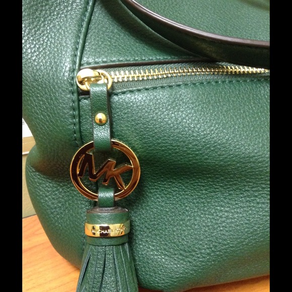 NWT MICHAEL Michael Kors green leather crossbody - Picture 4 of 4