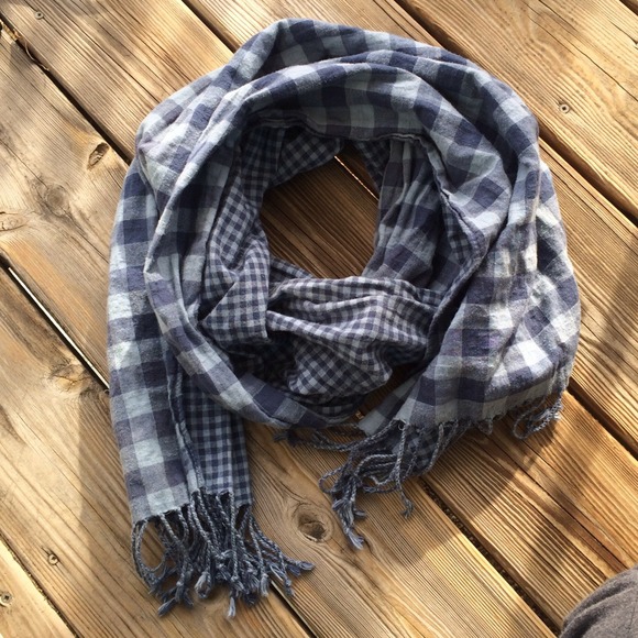 Outerwear - ❌Sold in bundle❌Large flannel scarf/wrap!