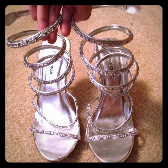 ❌SOLD❌Wrap around sandal heels