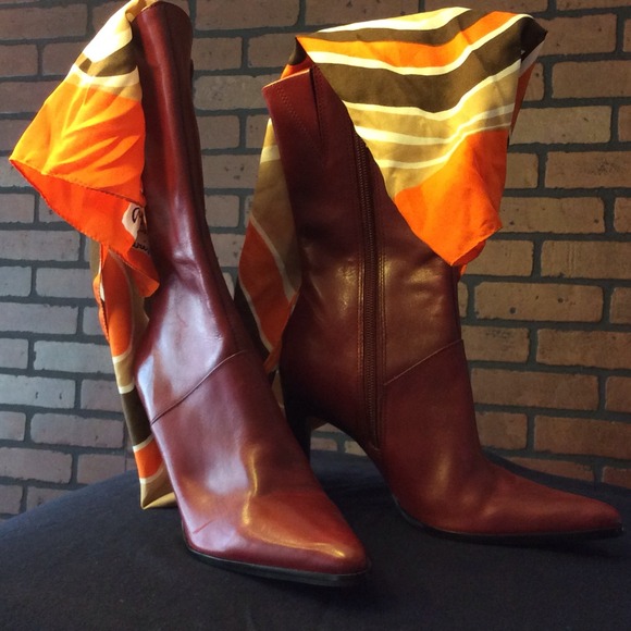 Boots - Picture 3 of 4