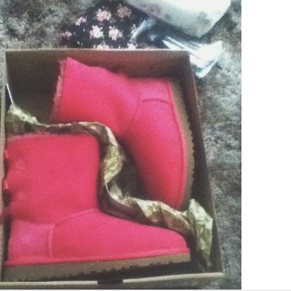 Authentic Pink Bailey Bow Uggs