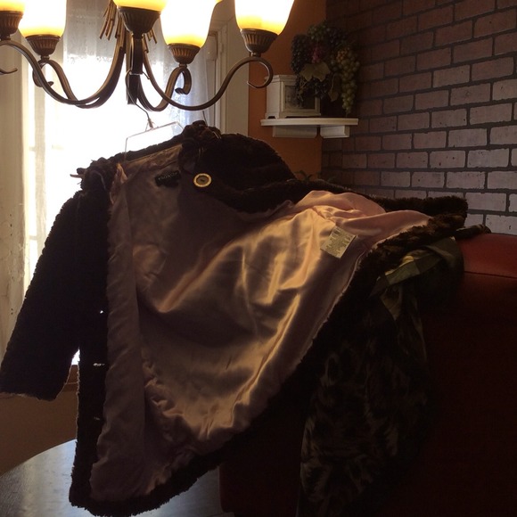 Girls coat - Picture 2 of 4
