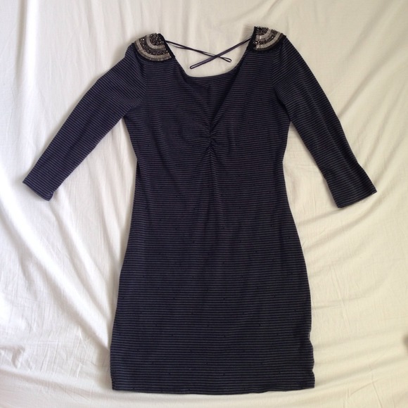 Silence & Noise Embellished-Shoulder Printed Dress - Picture 4 of 4