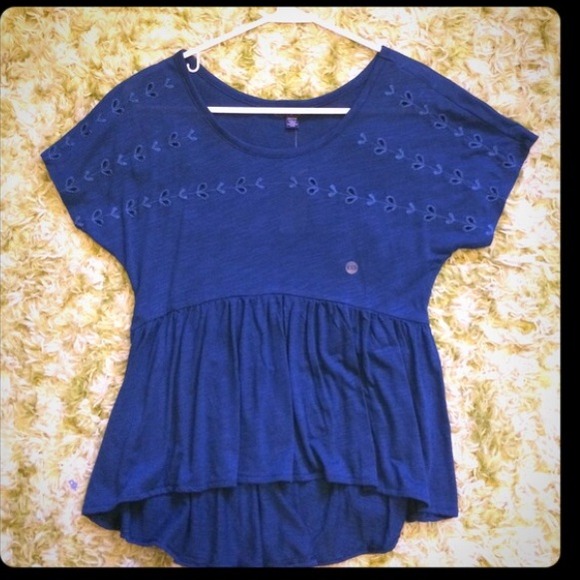 AE Eyelet Peplum T-Shirt (Blue) - Picture 4 of 4