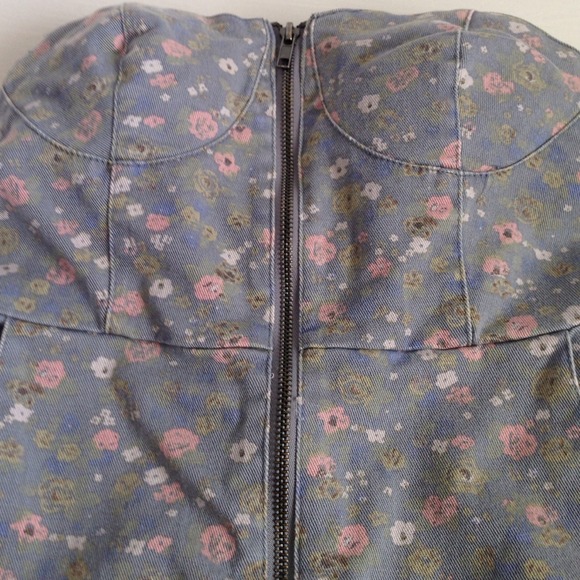 Kimchi Blue Floral Denim Dress. Grey Size S - Picture 4 of 4