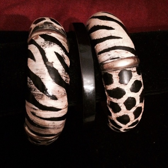 2 Tribal Bangle !!