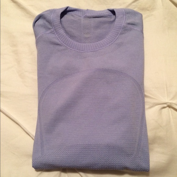 **SOLD** Lululemon Run: Swiftly Tech Long Sleeve