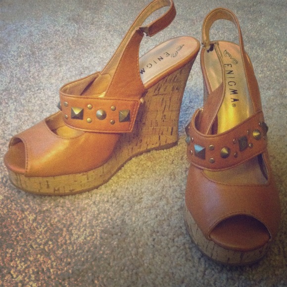 Open toed wedges