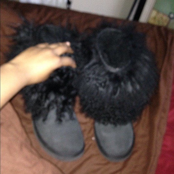 Uggs gently used - Picture 2 of 4