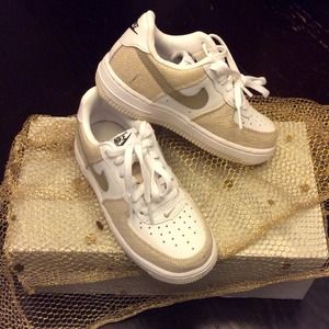 Kids sneakers