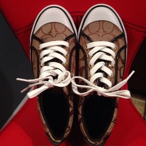 🔴SOLD🔴Authentic Brand New Coach KHAKI/CHESTNUT