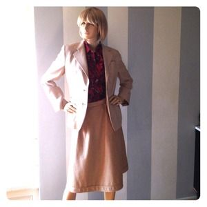 Banana Republic light tan wool and silk blazer