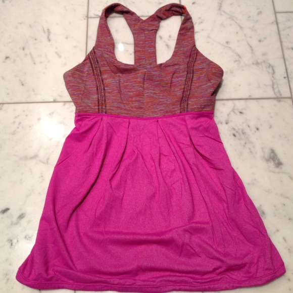 ❌❌Sold in bundle -- Lululemon top Size 6