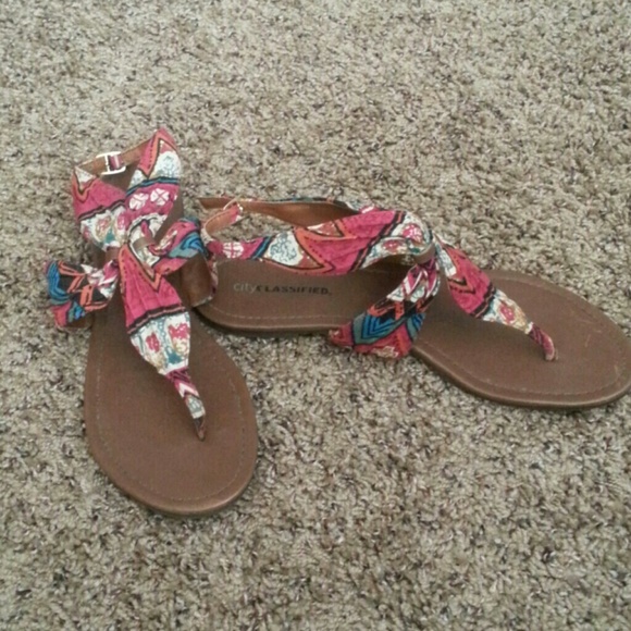 City Classified sandals