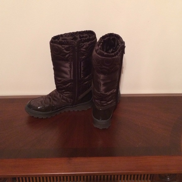 Coach Set - Picture 3 of 4