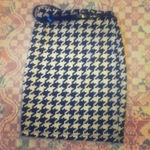 Black and white business skirt w/ belt