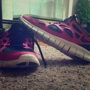 2.0 PRETTY MUCH NEW NIKES!