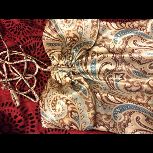 Dress ,hi girls my size is small or medium - Picture 1 of 4