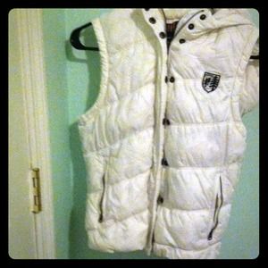 🔵REDUCED White vest! Never worn perfect condition