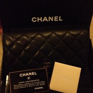CHANEL wallet