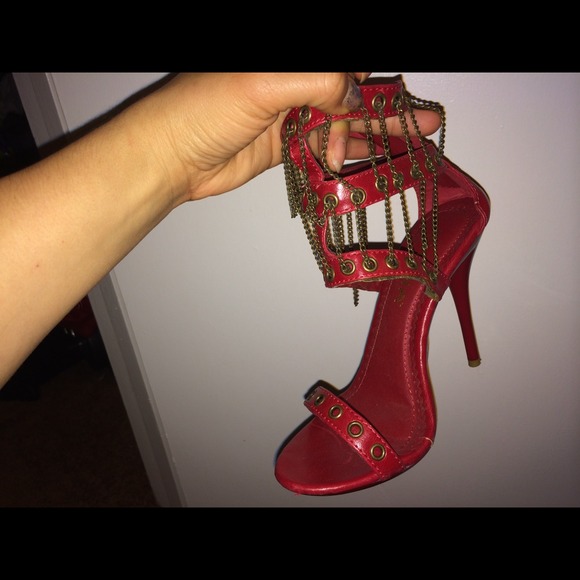 Heels - Picture 3 of 3