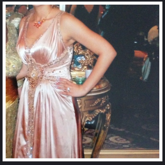 Stunning Gold/cream gown! Price negotiable💢SALE💢 - Picture 4 of 4