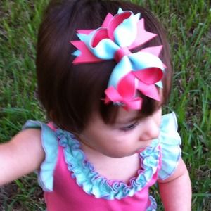 Custom made bows to match your outfit!