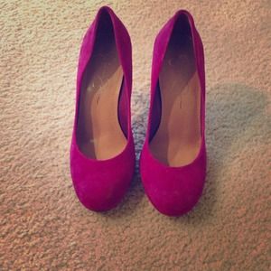Jessica Simpson pumps