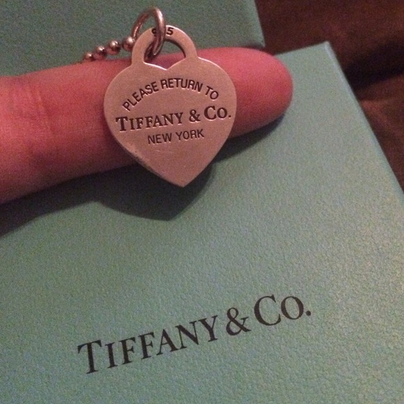 🎉 Authentic tiffany heart pendant