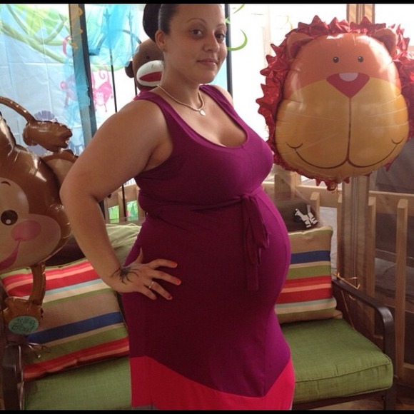 TRADED:) Maternity stretchy dress - Picture 3 of 3