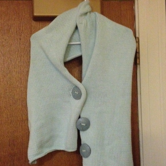 Baby blue knit button wrap/scarf - Picture 2 of 3
