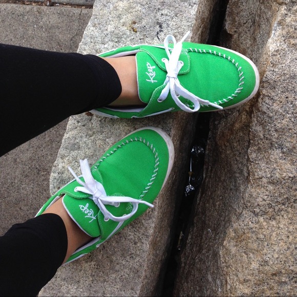 KEEP green tennis shoes