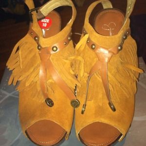 Jessica Simpson Geni style heels