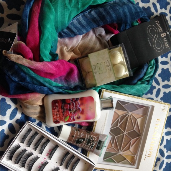 🎀 GIVEAWAY WINNER - @cdelisia 🎀 - Picture 2 of 2