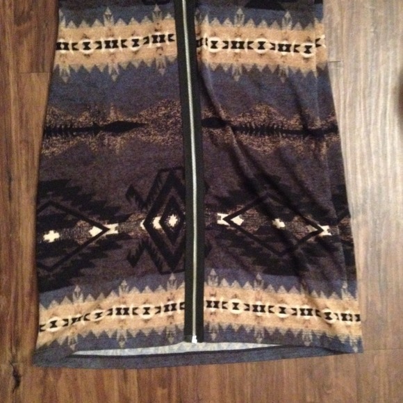 🚫SOLD🚫🌵 Boutique Aztec Dress 🌵 - Picture 3 of 3