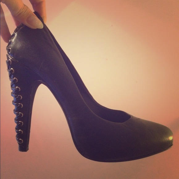Jessica Simpson heels