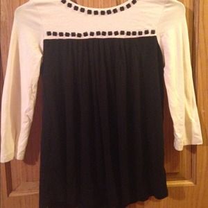Black and cream color block top